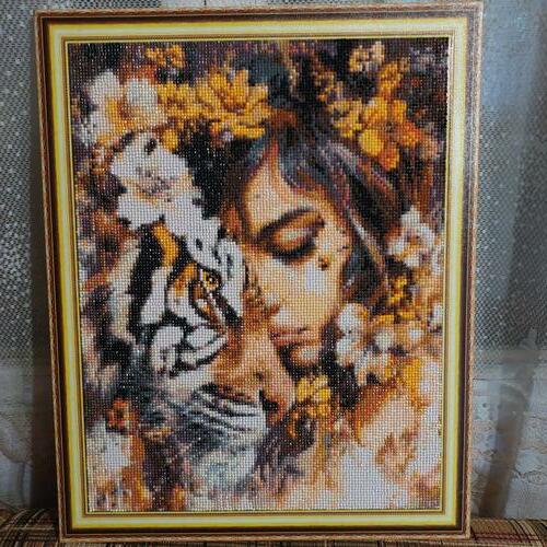 Фотографии готовых работ картин по номерам и алмазной мозаики