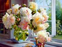 Ваза с пионами у открытого окна