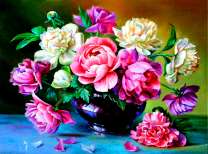 Букет пышных пионов в вазе