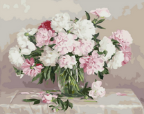 Букет светлых садовых пионов