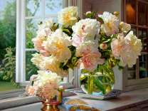 Букет белых пионов на окне