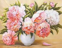 Объёмный букет пионов