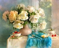 Букет белых пионов и спелая вишня