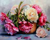 Большие пионы в корзинке