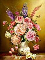 Нежный букет из пионов и полевых цветов