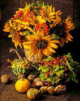 Осенний букет цветов и урожай